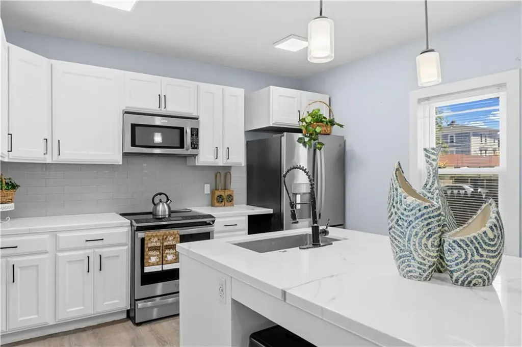 195 Bellevue Avenue Providence RI 02907