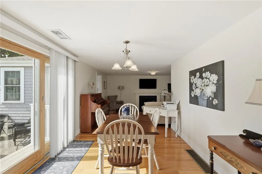 336 Dover Avenue East Providence RI 02914