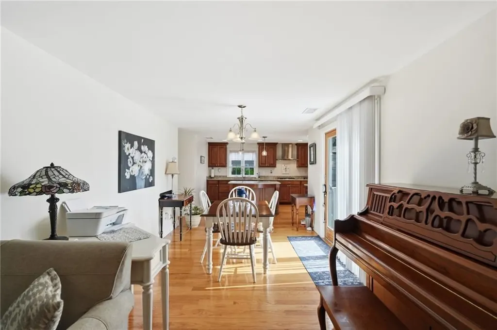 336 Dover Avenue East Providence RI 02914
