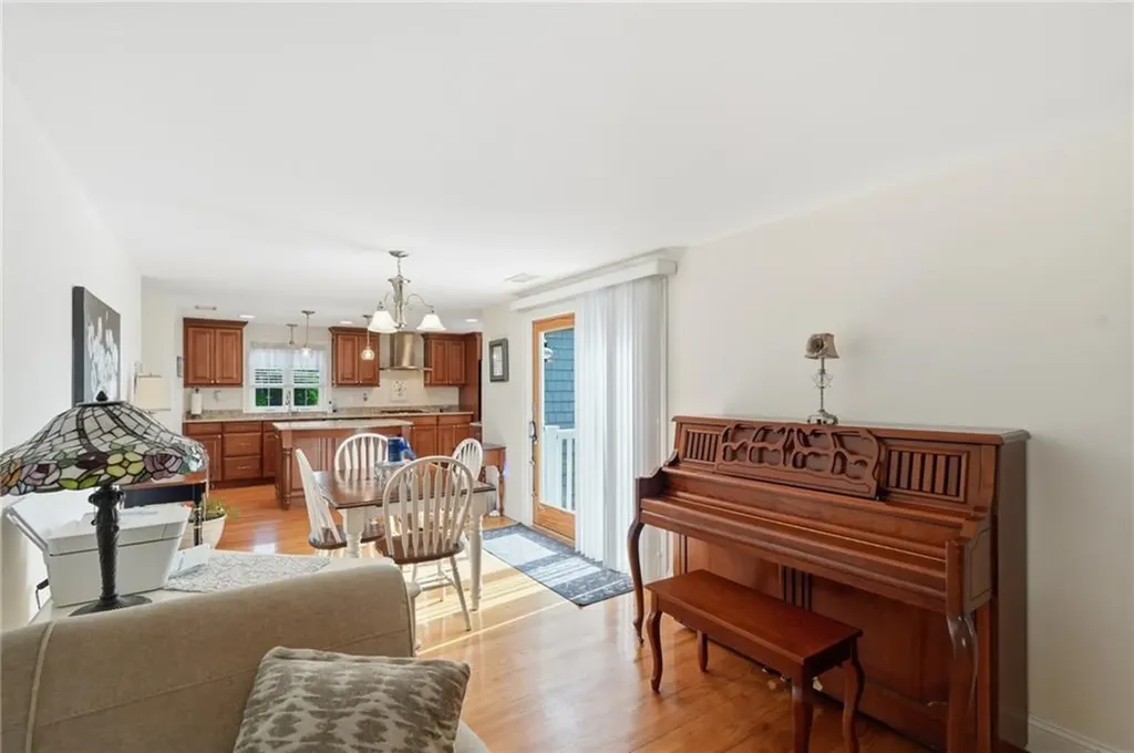 336 Dover Avenue East Providence RI 02914