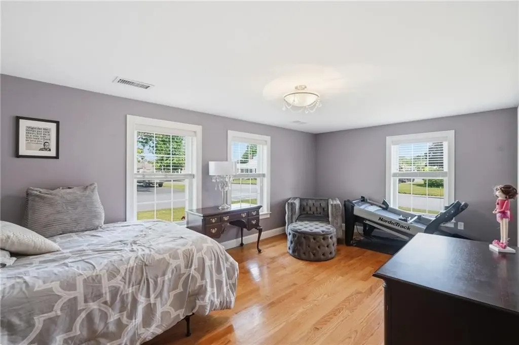 336 Dover Avenue East Providence RI 02914