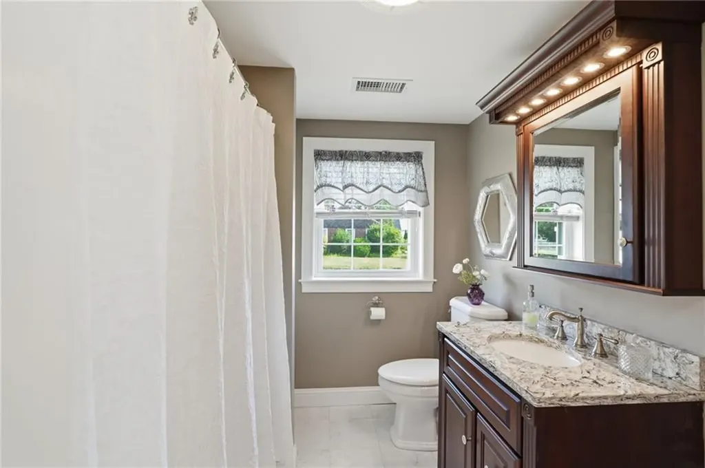 336 Dover Avenue East Providence RI 02914