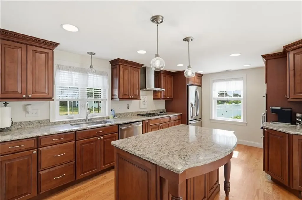 336 Dover Avenue East Providence RI 02914