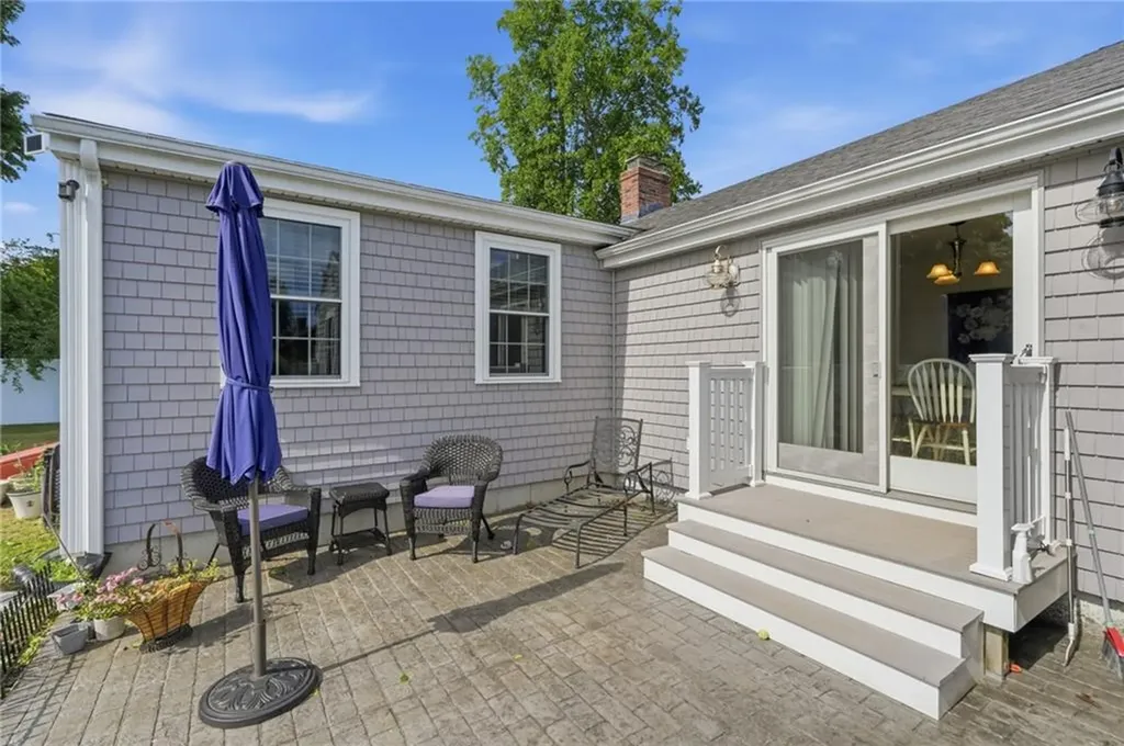 336 Dover Avenue East Providence RI 02914