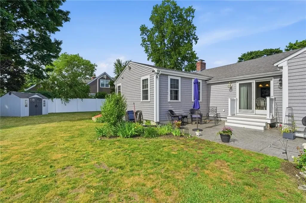 336 Dover Avenue East Providence RI 02914
