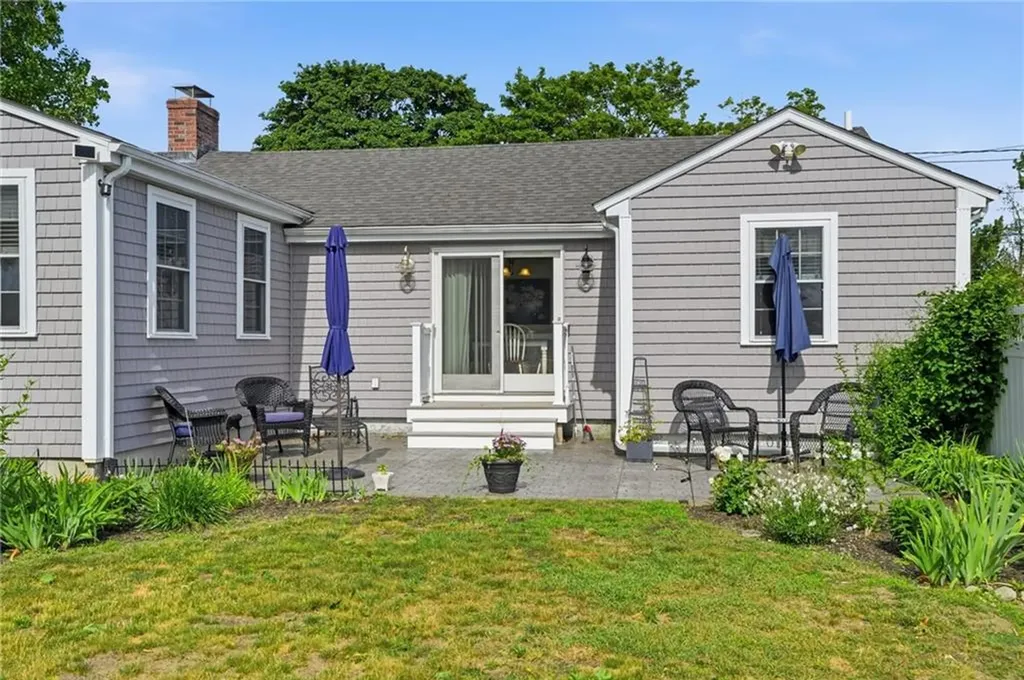 336 Dover Avenue East Providence RI 02914