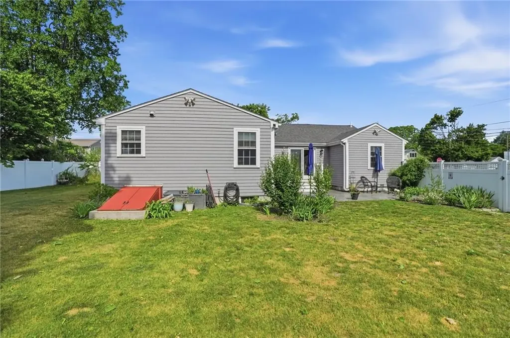 336 Dover Avenue East Providence RI 02914