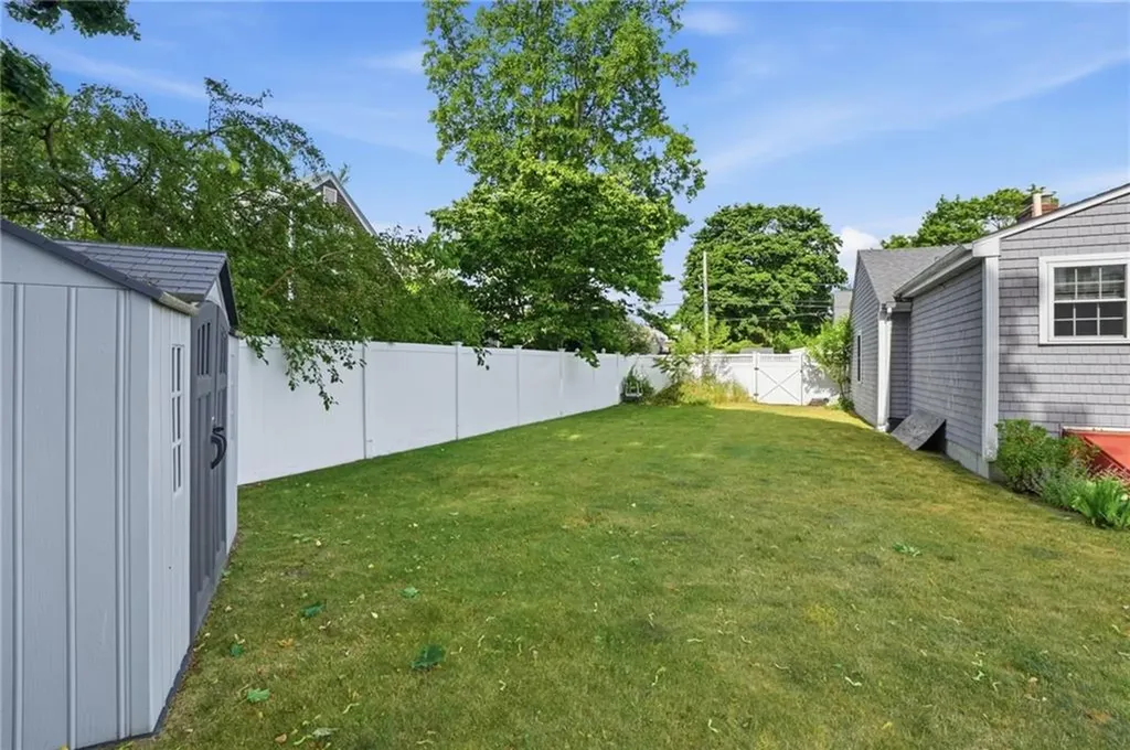 336 Dover Avenue East Providence RI 02914