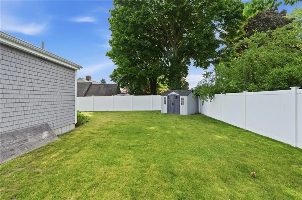 336 Dover Avenue East Providence RI 02914