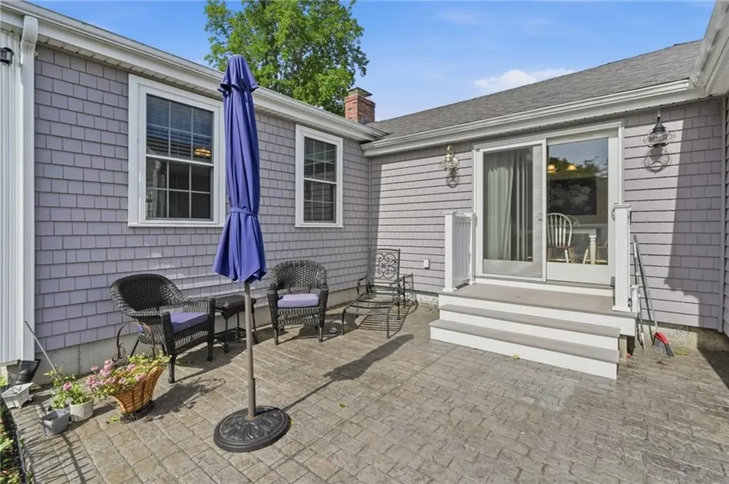 336 Dover Avenue East Providence RI 02914