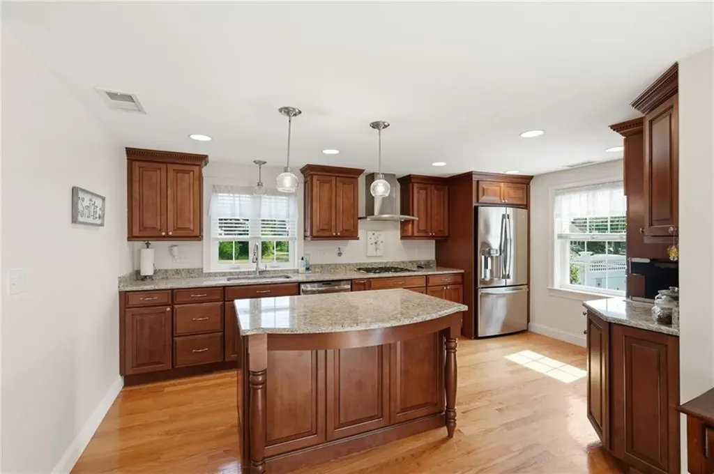 336 Dover Avenue East Providence RI 02914