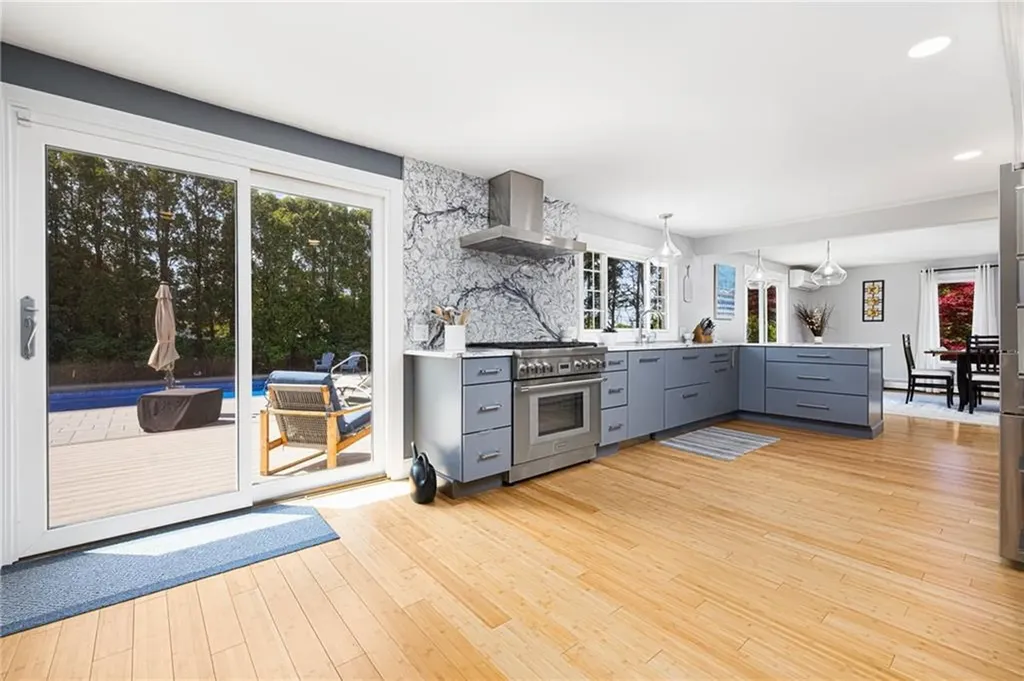 5 Maloney Lane Middletown RI 02842