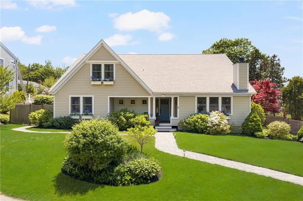 5 Maloney Lane Middletown RI 02842