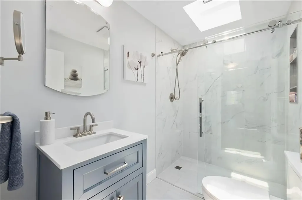 5 Maloney Lane Middletown RI 02842