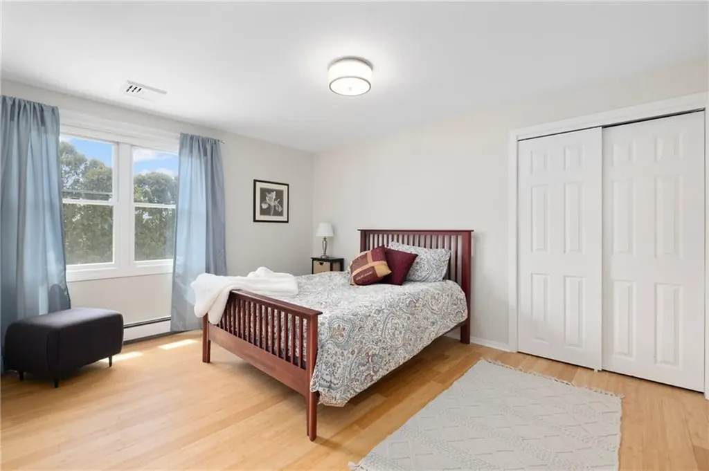 5 Maloney Lane Middletown RI 02842