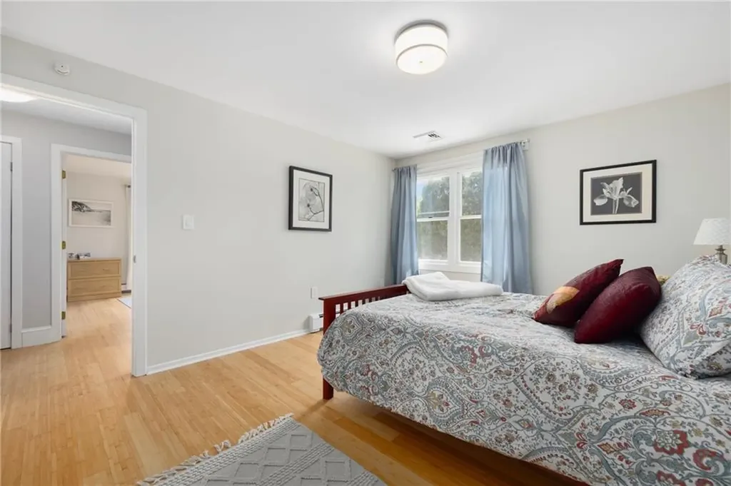 5 Maloney Lane Middletown RI 02842
