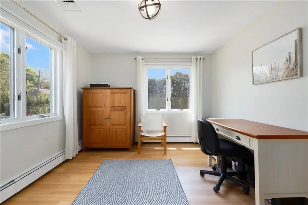 5 Maloney Lane Middletown RI 02842