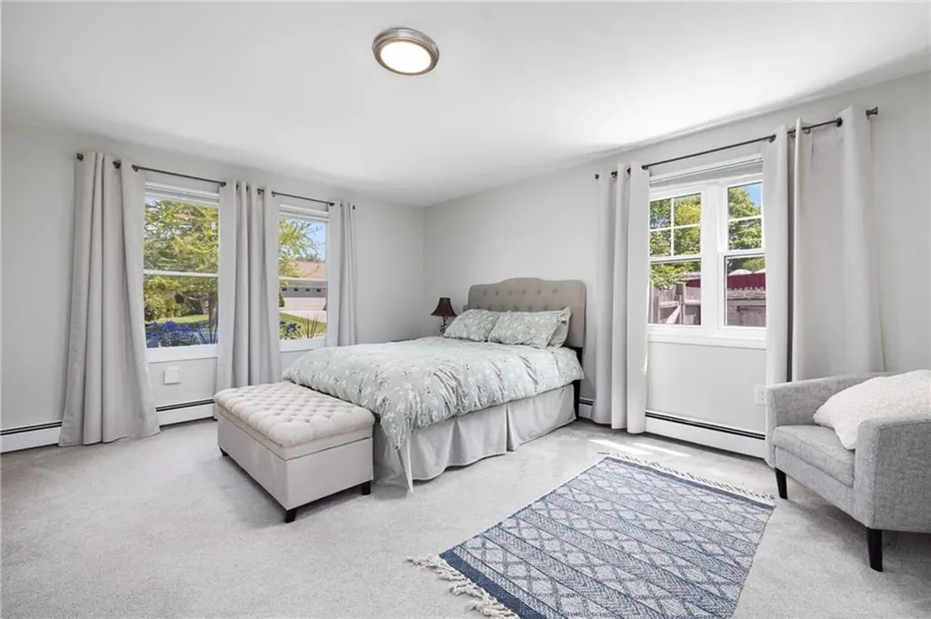 5 Maloney Lane Middletown RI 02842
