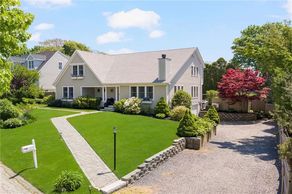 5 Maloney Lane Middletown RI 02842