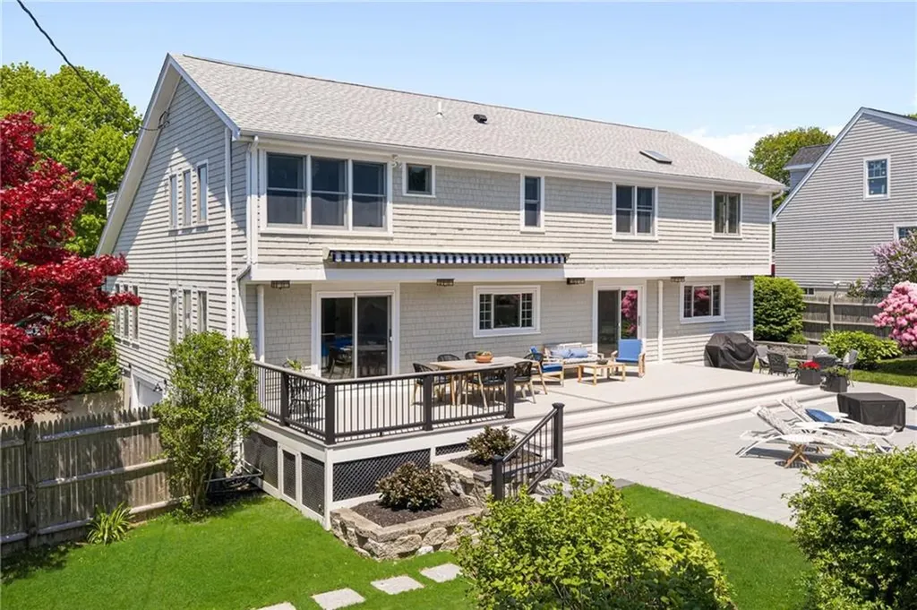 5 Maloney Lane Middletown RI 02842