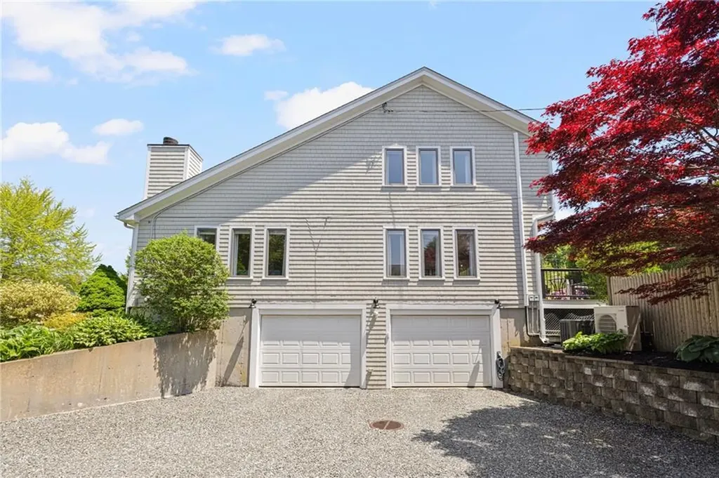 5 Maloney Lane Middletown RI 02842
