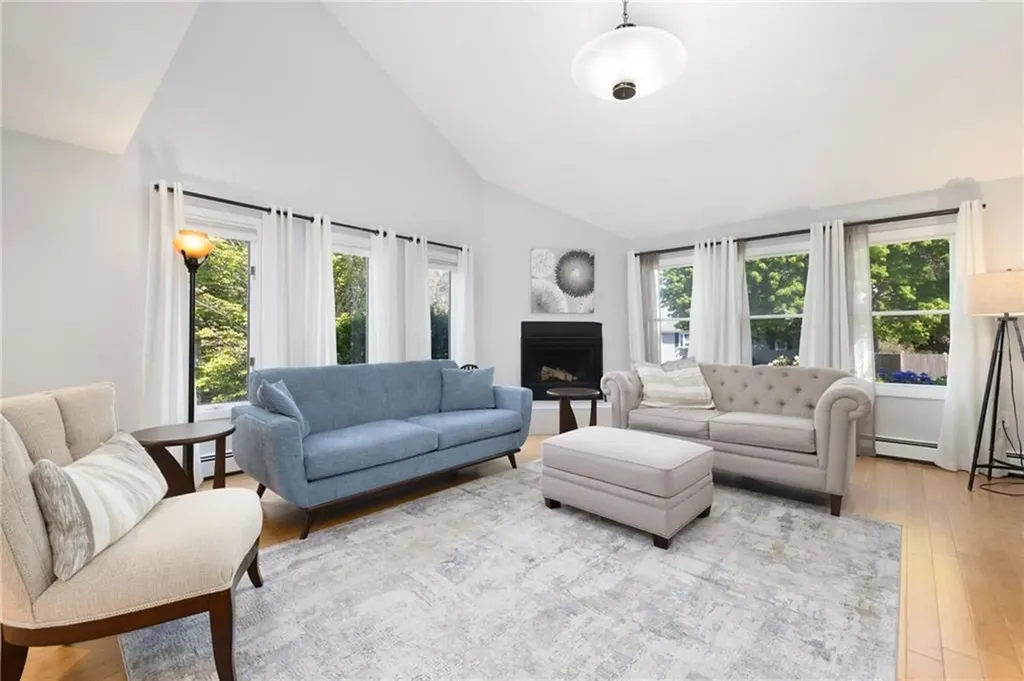 5 Maloney Lane Middletown RI 02842