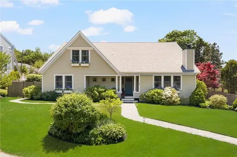 5 Maloney Lane Middletown RI 02842