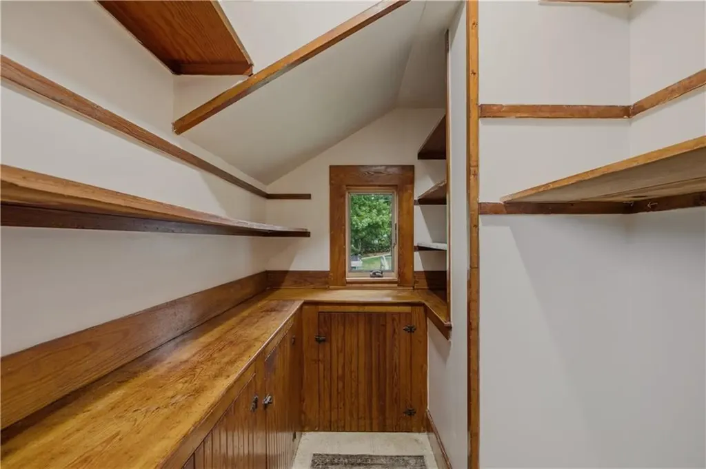 22 South Avenue Tiverton RI 02878