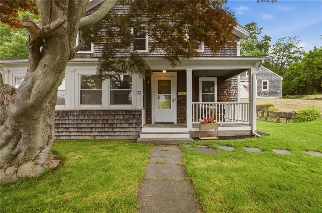 22 South Avenue Tiverton RI 02878
