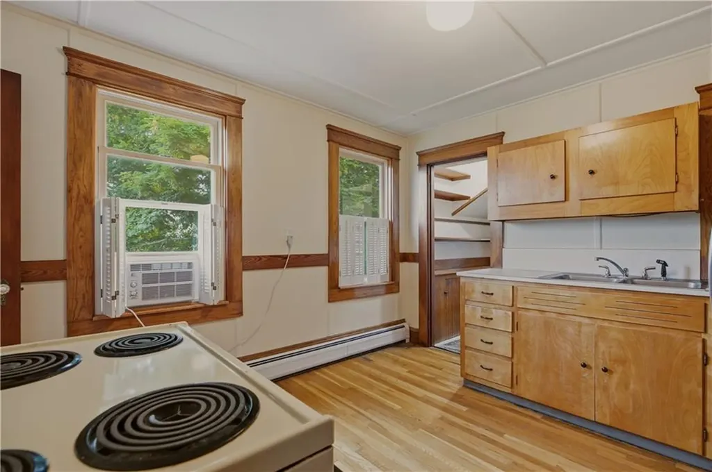 22 South Avenue Tiverton RI 02878