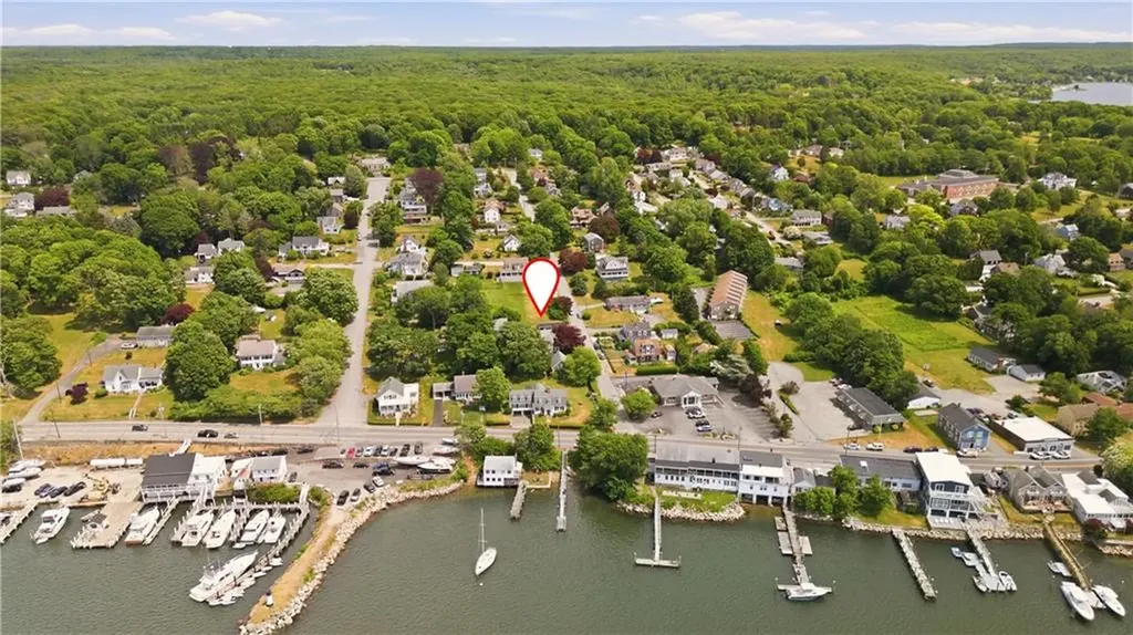 22 South Avenue Tiverton RI 02878