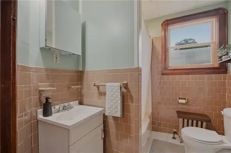 22 South Avenue Tiverton RI 02878