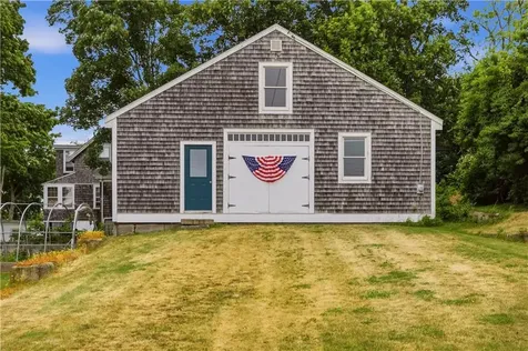22 South Avenue Tiverton RI 02878