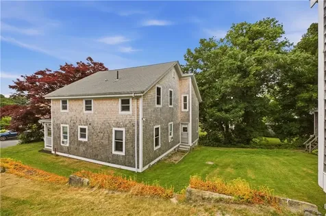 22 South Avenue Tiverton RI 02878