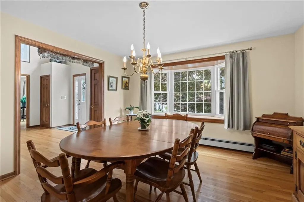 157 Tara Lane Woonsocket RI 02895
