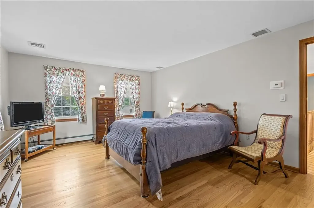 157 Tara Lane Woonsocket RI 02895