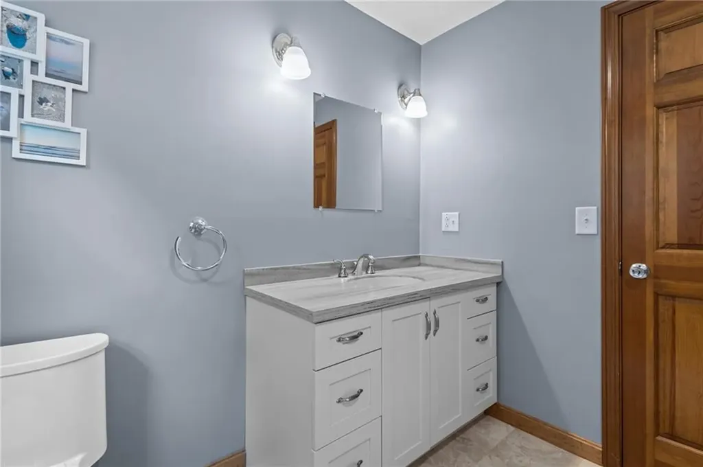 157 Tara Lane Woonsocket RI 02895