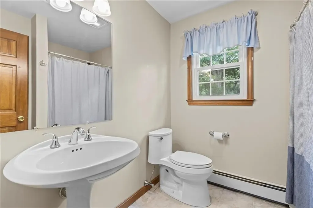157 Tara Lane Woonsocket RI 02895