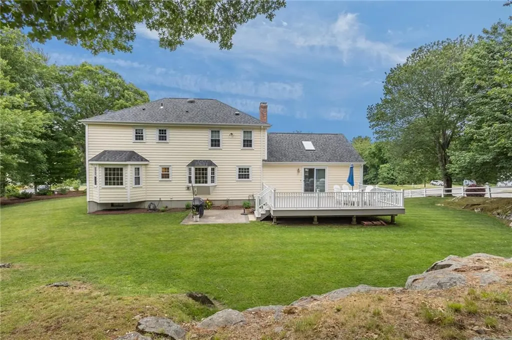 157 Tara Lane Woonsocket RI 02895