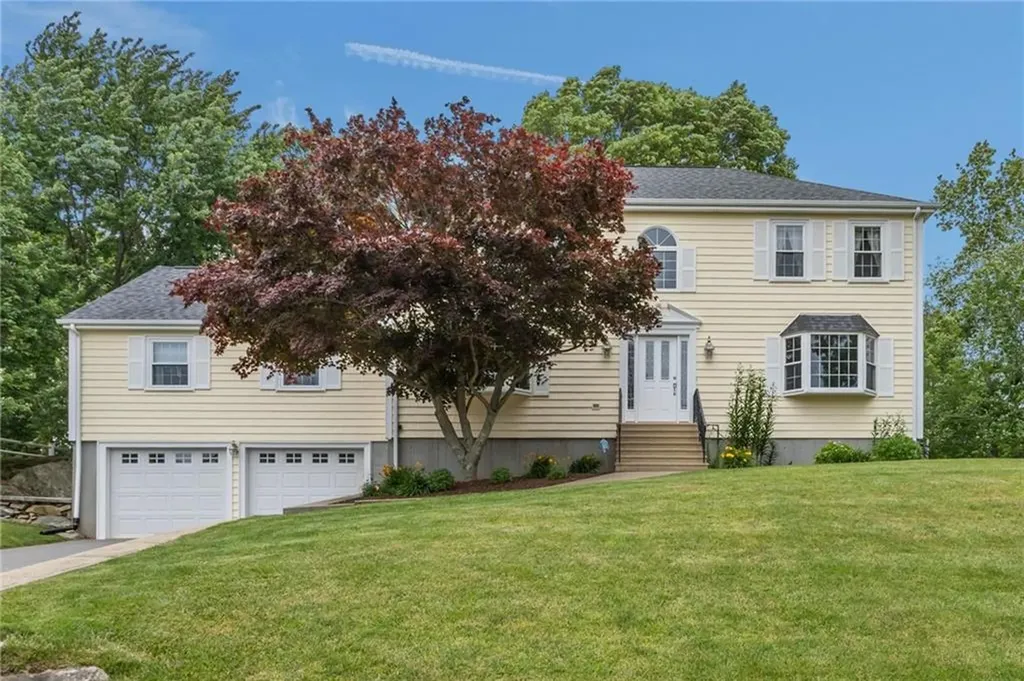 157 Tara Lane Woonsocket RI 02895