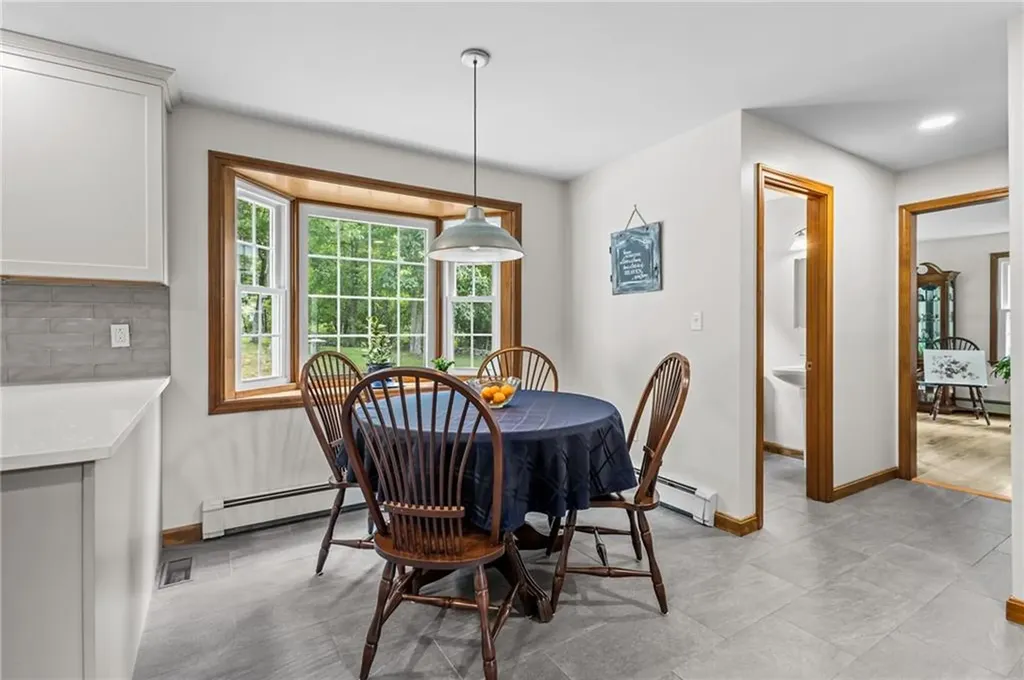 157 Tara Lane Woonsocket RI 02895