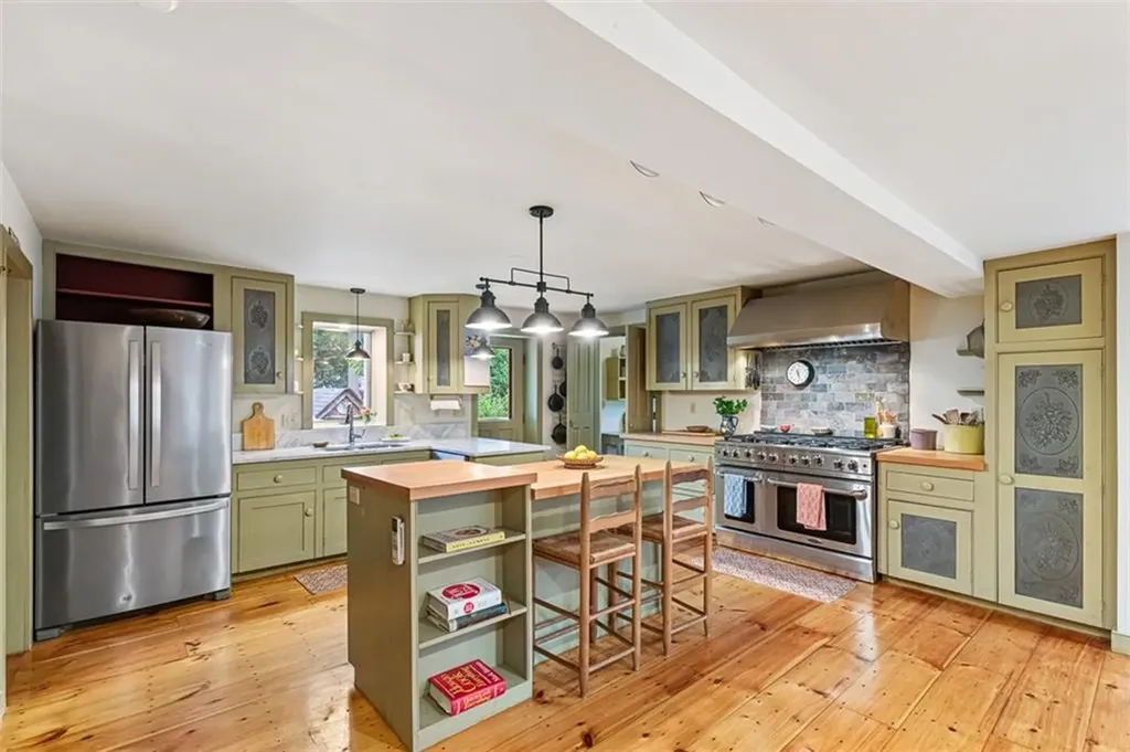462 Ledge Road Seekonk MA 02771