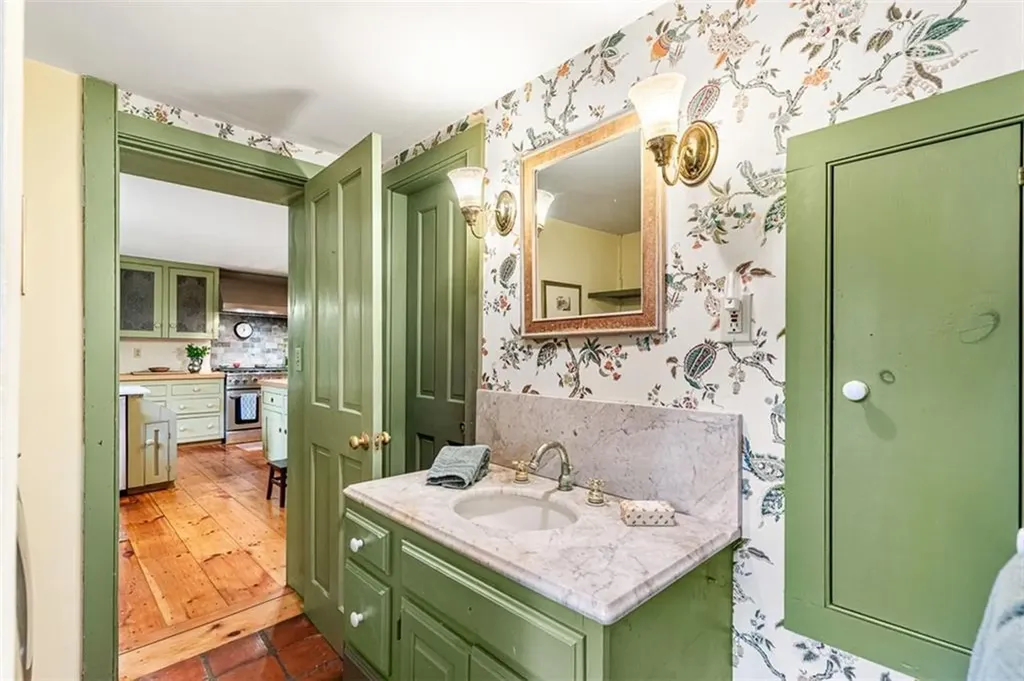 462 Ledge Road Seekonk MA 02771