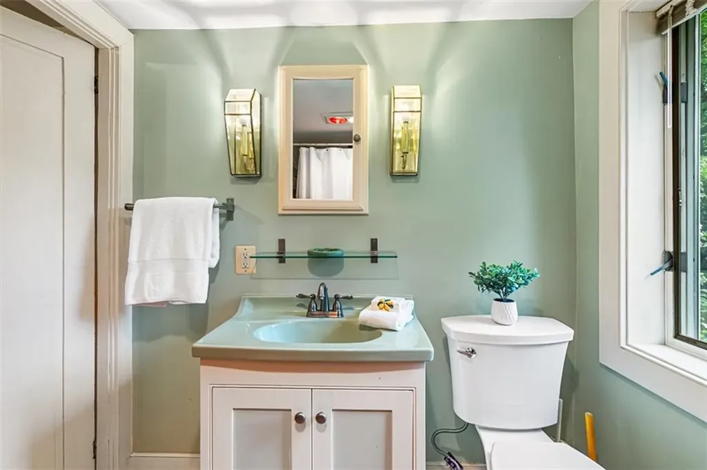 462 Ledge Road Seekonk MA 02771
