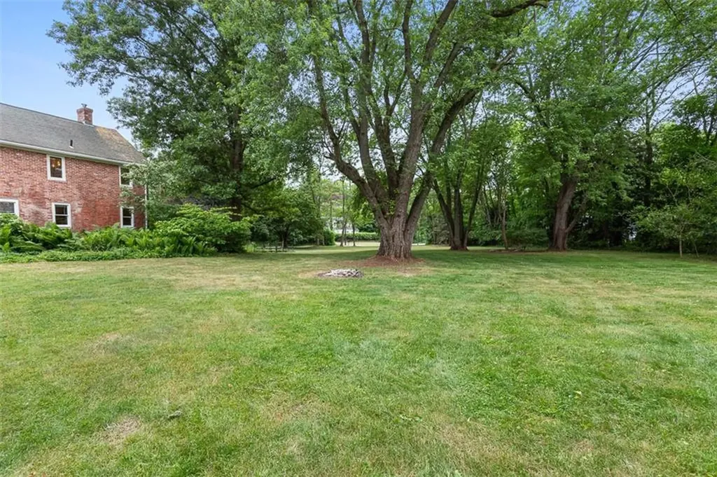 462 Ledge Road Seekonk MA 02771