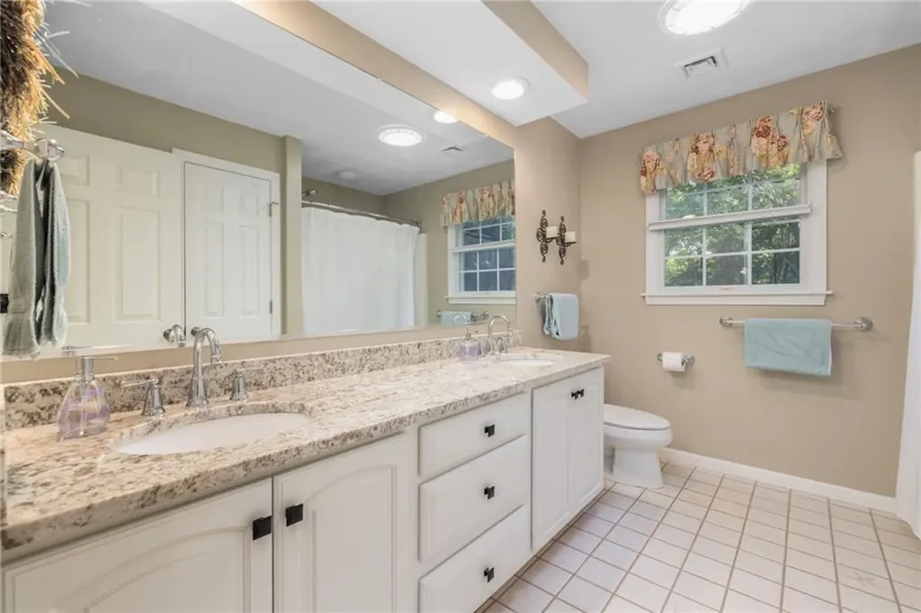 11 Prides Crossing Lane North Kingstown RI 02874
