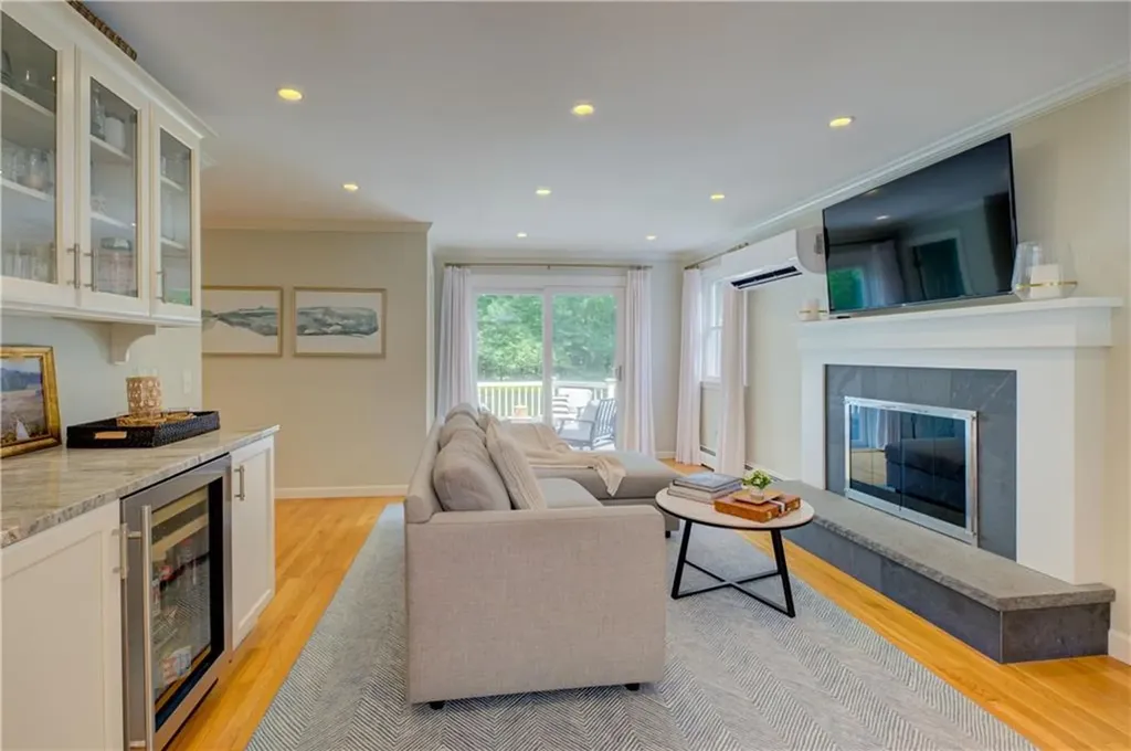 22 Pine Top Road Barrington RI 02806