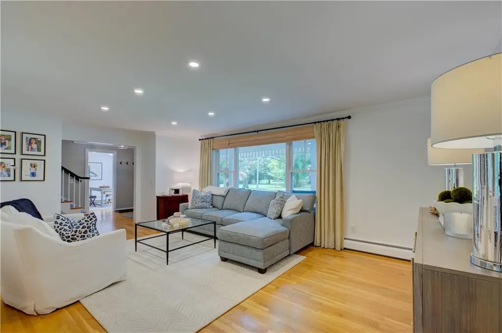 22 Pine Top Road Barrington RI 02806