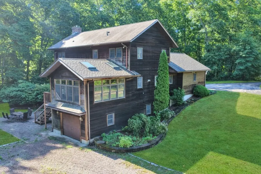 2 Overlook Drive Hopkinton RI 02804