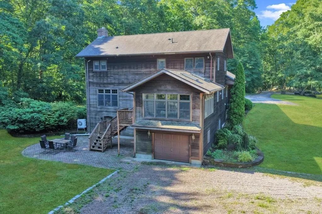 2 Overlook Drive Hopkinton RI 02804